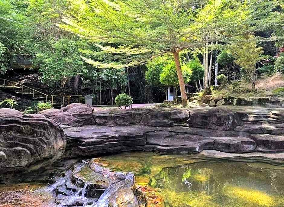 Eco Capsule Resort – Teluk Bahang, NY
