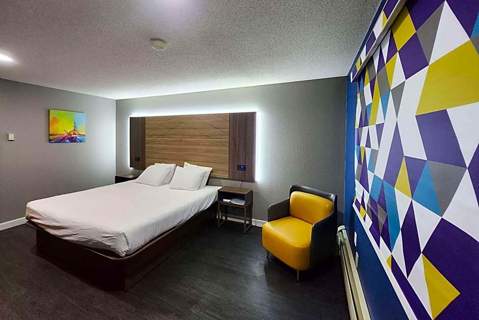 Super 8 by Wyndham Hayward WI