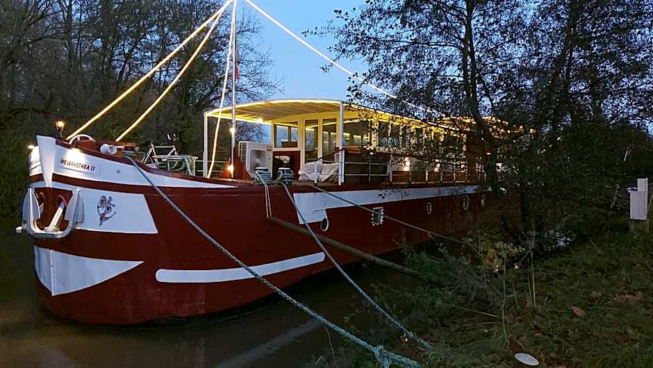 péniche Ino Lefkothea II chambre d'hôtes