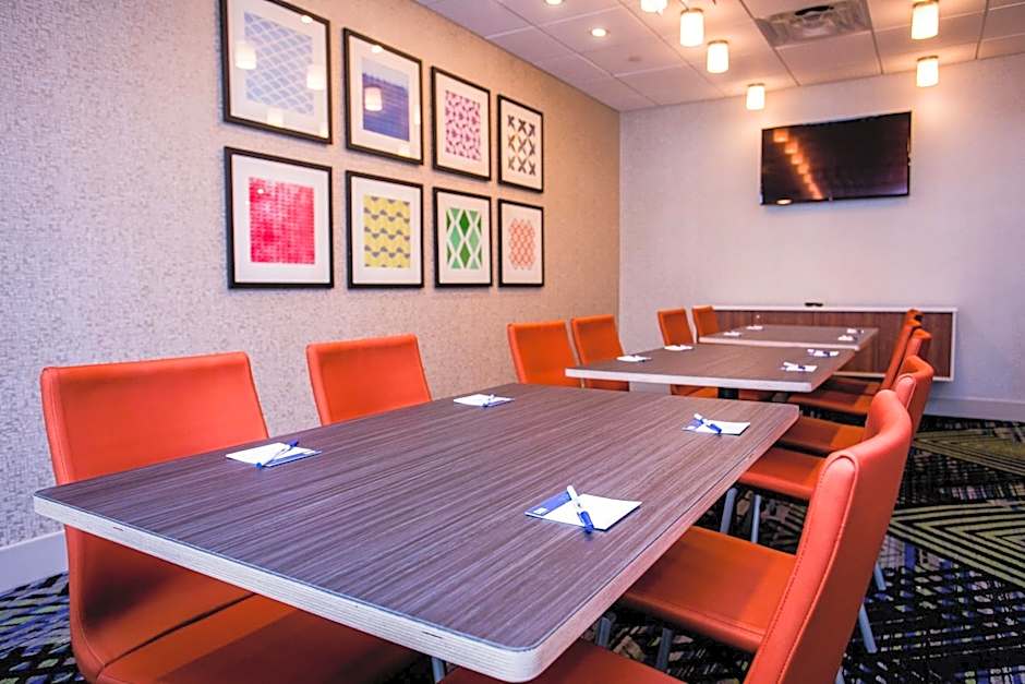 Holiday Inn Express and Suites Rehoboth Beach By IHG