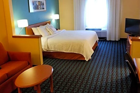 1 King Bed Deluxe Mobility Accessible Room Non-Smoking