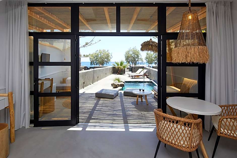 Oscar Beachfront Suites