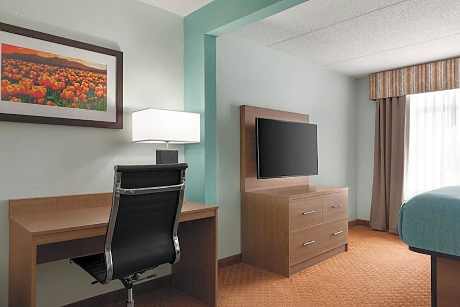 Wingate by Wyndham Louisville East