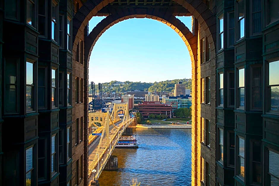 Renaissance by Marriott Pittsburgh Hotel