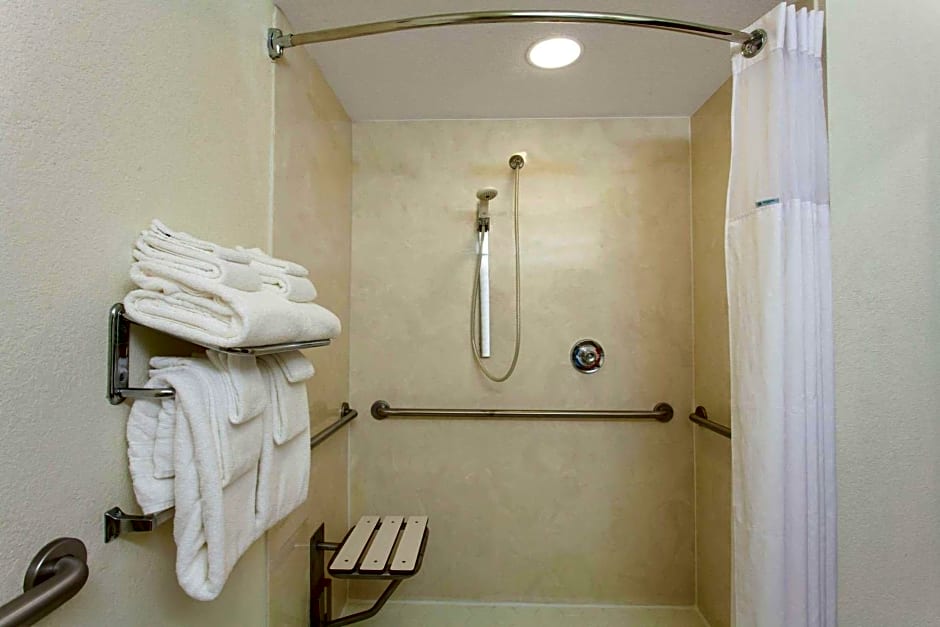 Microtel Inn and Suites by Wyndham - Lady Lake/ The Villages