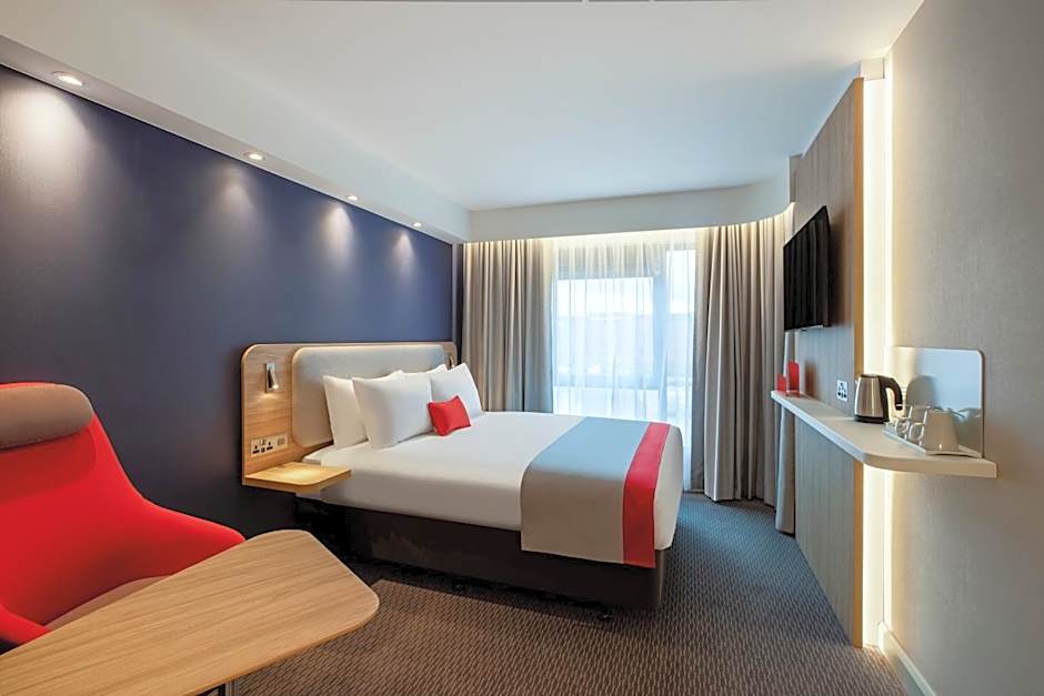 Holiday Inn Express - Cambridge West - Cambourne By IHG