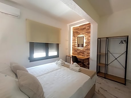 One-Bedroom Apartment (3 Adults)