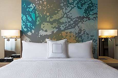Room, 2 Queen Beds, City View (Mobility Accessible, Tub) (2 Queen Beds)