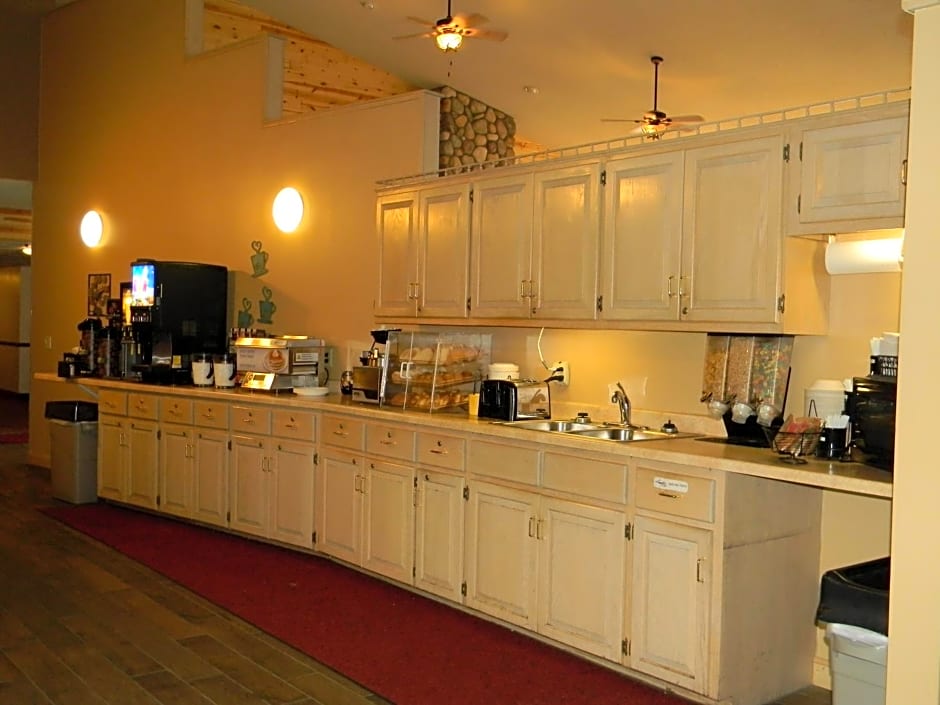 Boarders Inn & Suites by Cobblestone Hotels - Superior/Duluth