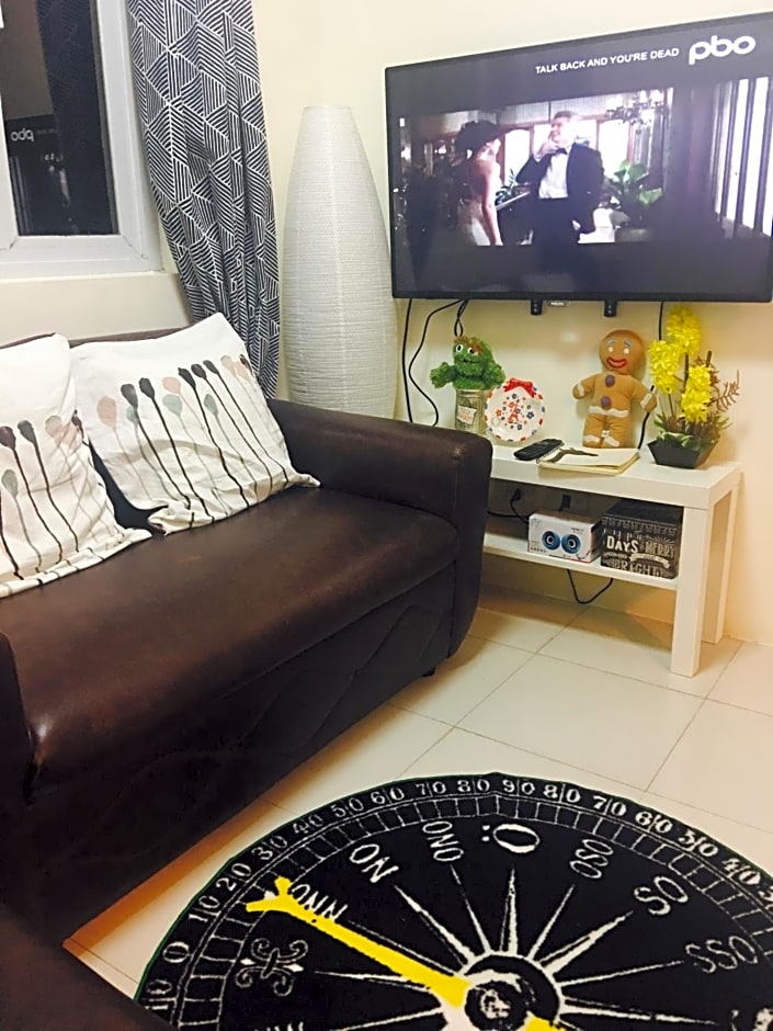 The Breys Courtyards Manor by Goshen