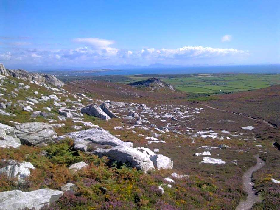 Sea and Mountain View Luxury Glamping Pods Heated