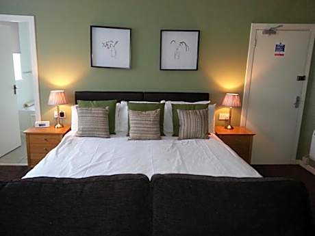 Quadruple Room with Bath