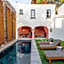 Villa Garita, 6BR Designer Villa with Heated Pool in Centro