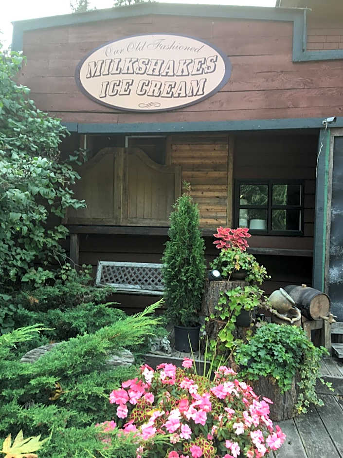 Old Towne Inne Chuckwagon Bar & Grill