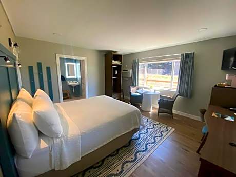 Accessible Budget Queen Room