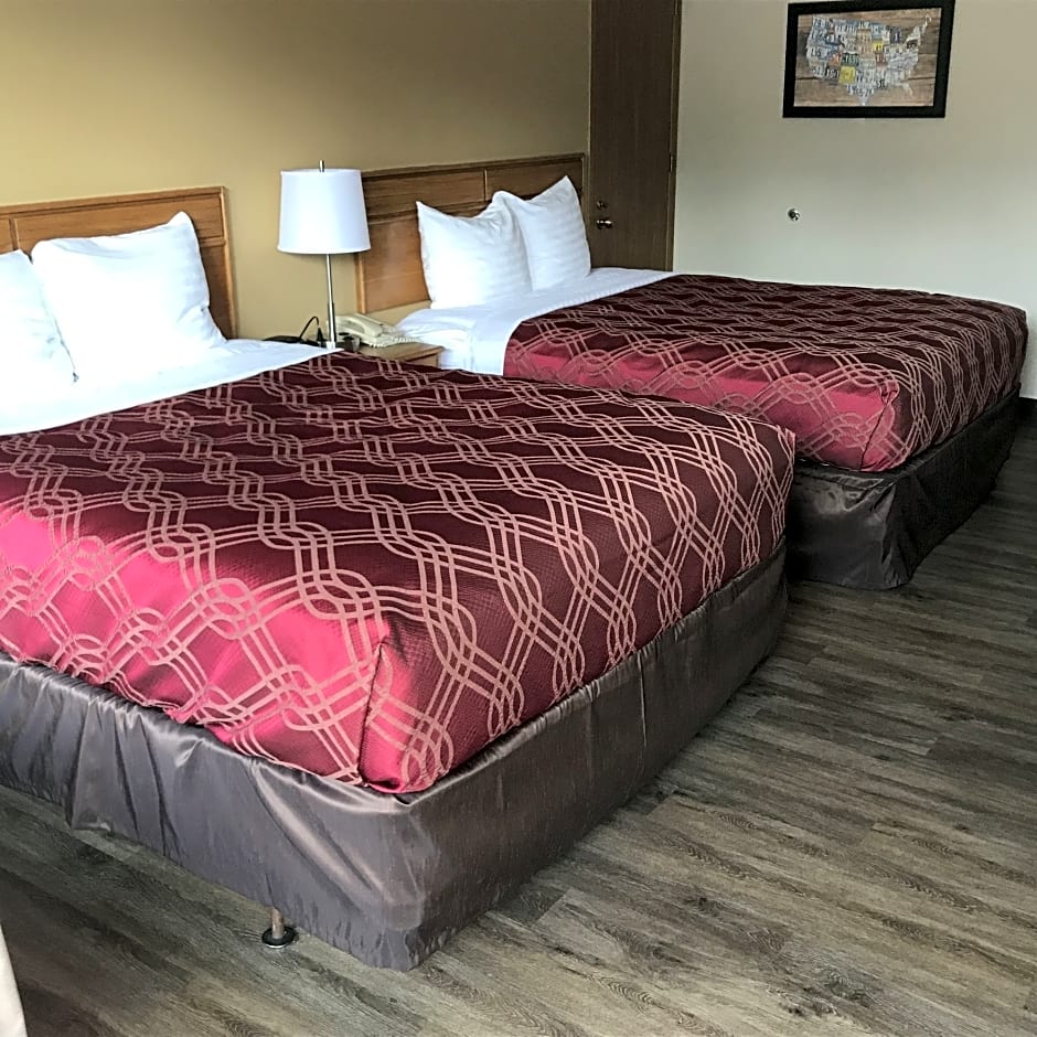 Econo Lodge Inn & Suites Branson Shepherd of the Hills Expy