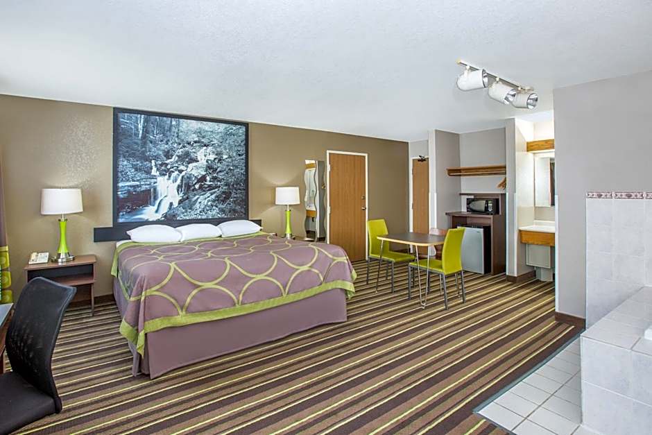 Super 8 by Wyndham Brookings