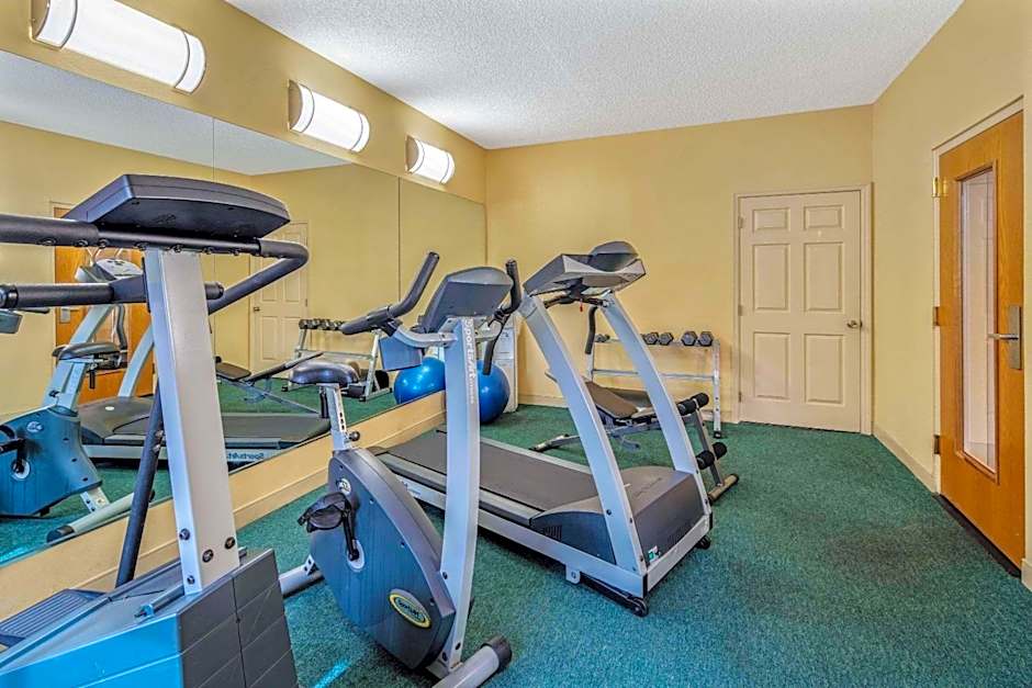 La Quinta Inn & Suites by Wyndham Naples Downtown