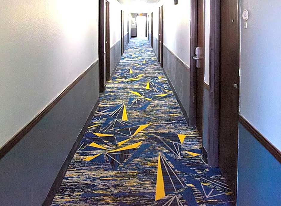 TownHouse Extended Stay Hotel Downtown