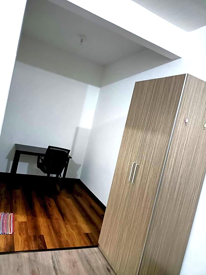 OYO HOME 90768 Flo Inn Motel