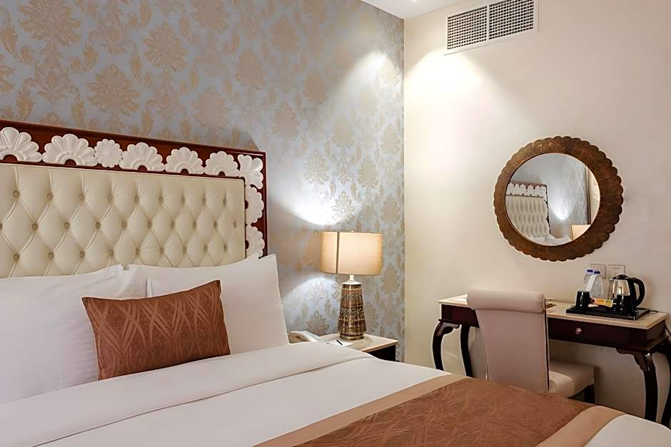 Crystal Plaza Al Majaz Hotel