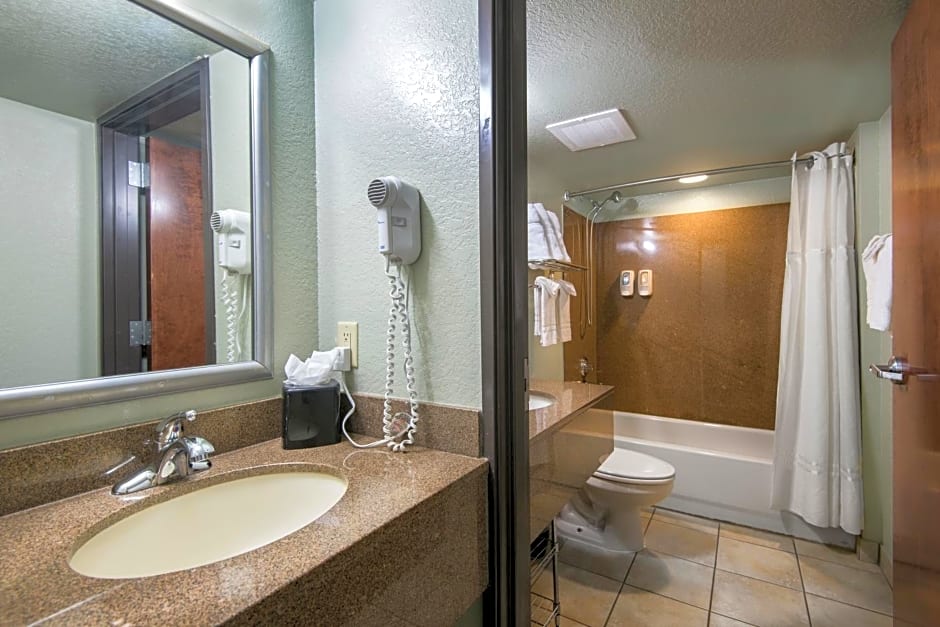 Markham House Suites Little Rock Medical Center