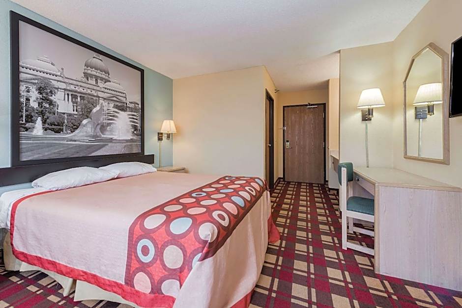 Super 8 by Wyndham Martinsville