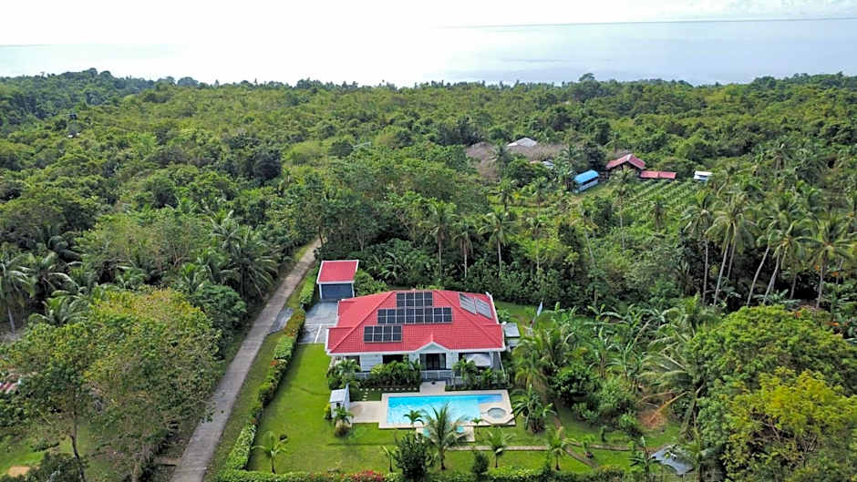 Bohol White House Bed & Breakfast