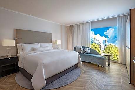 Westin Apartment, 1 Bedroom Apartment, 1 King, Alternate: sofa bed