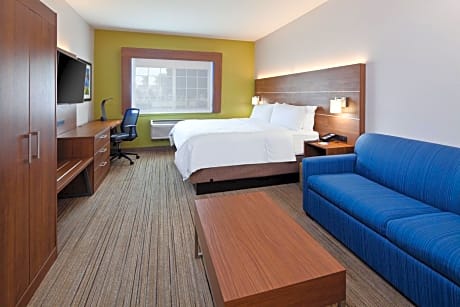 King Suite with Roll-in Shower - Mobility Access