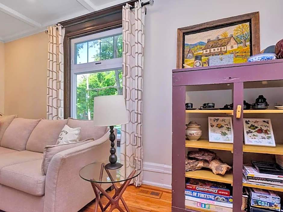 Wind & Waves - Wellington waterfront with Satellite TV & fire pit