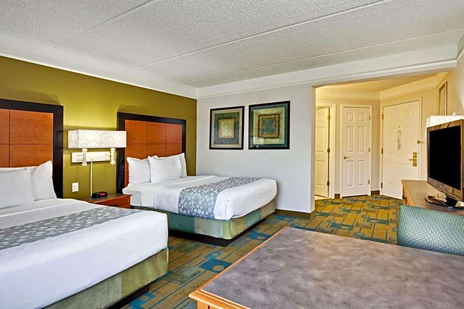 La Quinta Inn & Suites by Wyndham Fort Lauderdale Airport