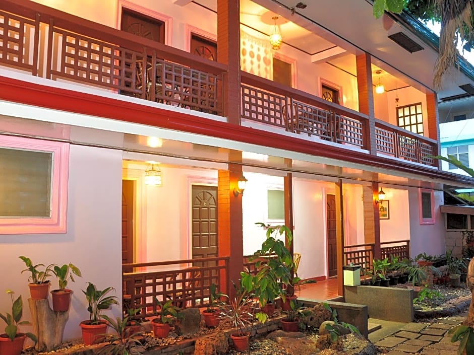 Lola Itang Pension and Restaurant