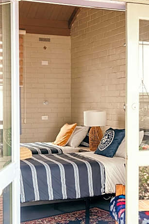 King or Twin Room with Private Bathroom