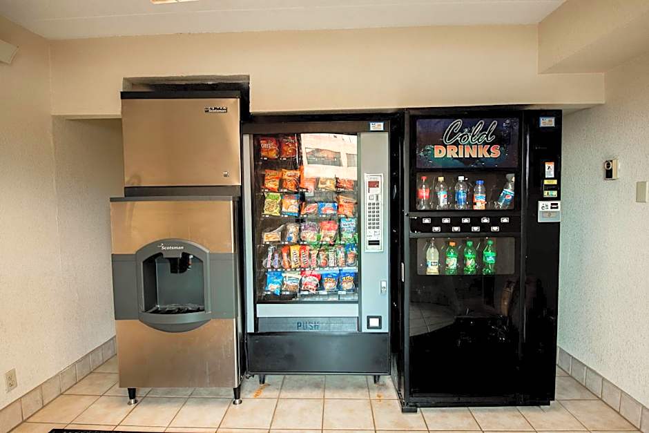 Red Roof Inn PLUS+ Chicago - Naperville