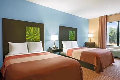 2 Queen Beds Smoking