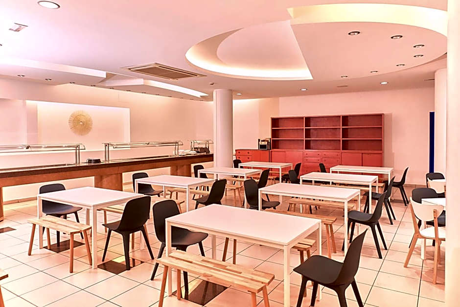 Checkin Caribe Youth Hotel