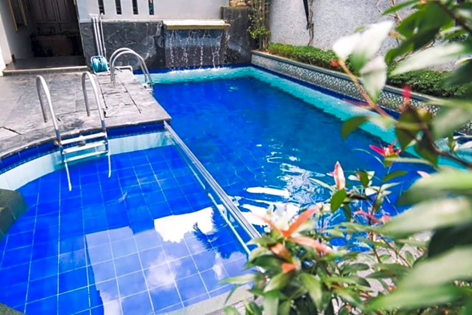 Geulis – Bandung, KY