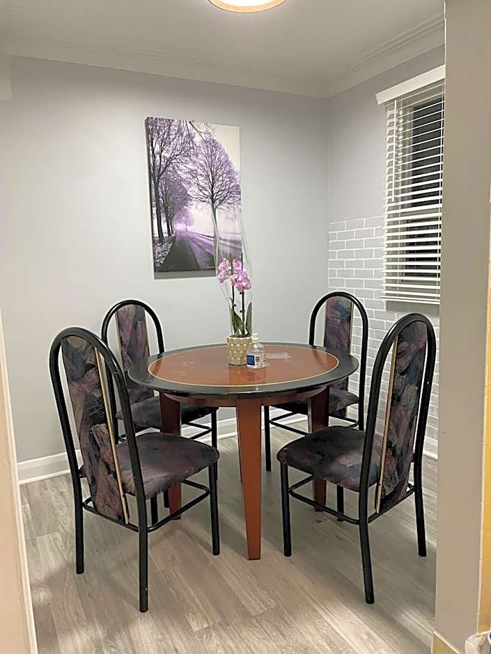 Toronto Full Bed in a Room - Midtown