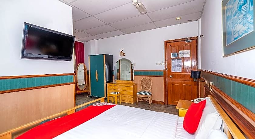 OYO 89864 Hotel Holiday Park