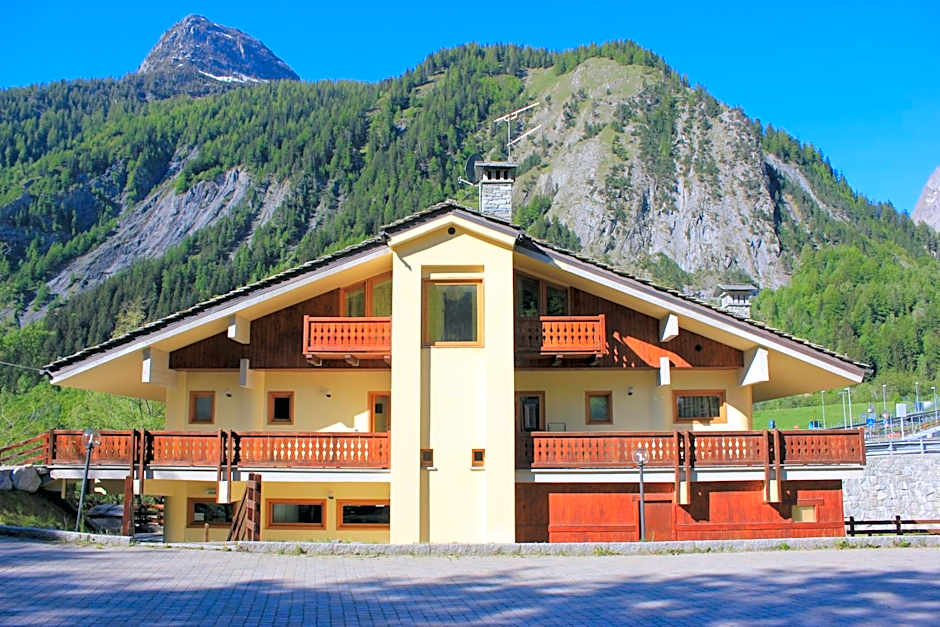Shatush Hotel