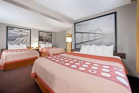 2 Double Beds, 1 King Bed, Studio Suite, Non-Smoking