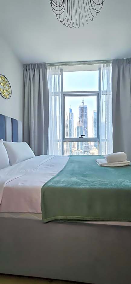 Spacious Apartment Marina View