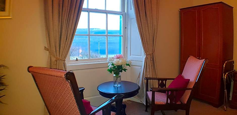 CREAG DHUBH COUNTRY HOUSE