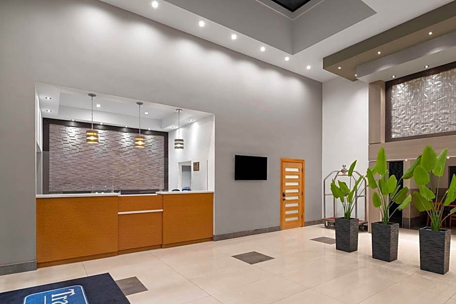 Travelodge Inn & Suites by Wyndham Anaheim on Disneyland Dr