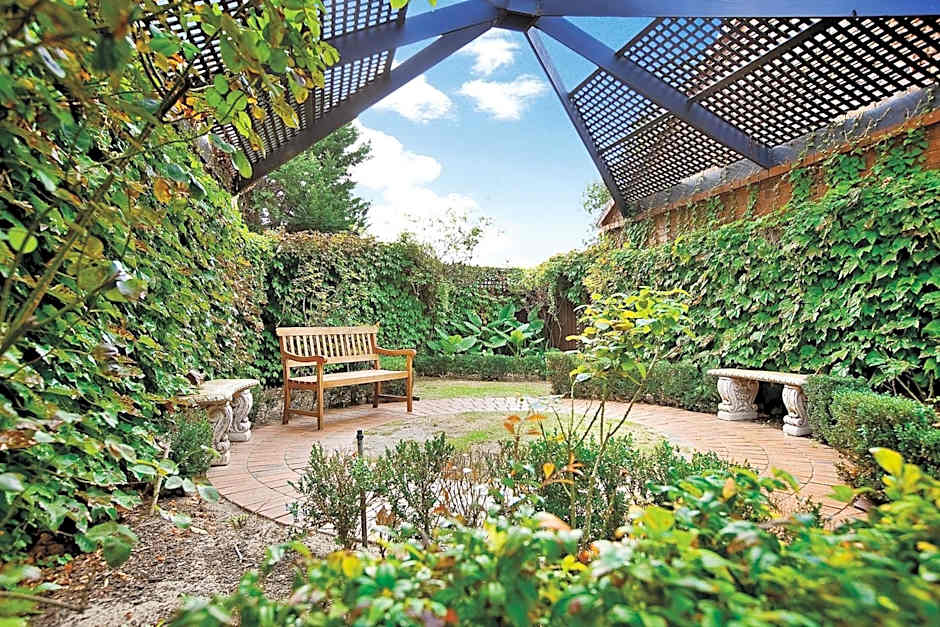 Best Western Plus Buckingham International