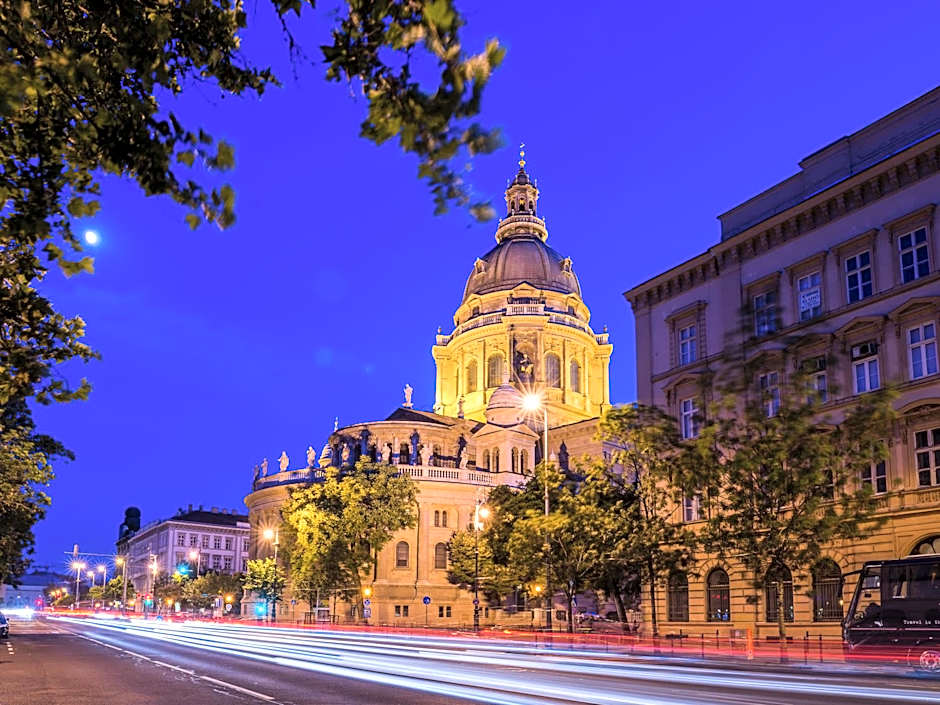 Opera Garden Hotel & Apartments