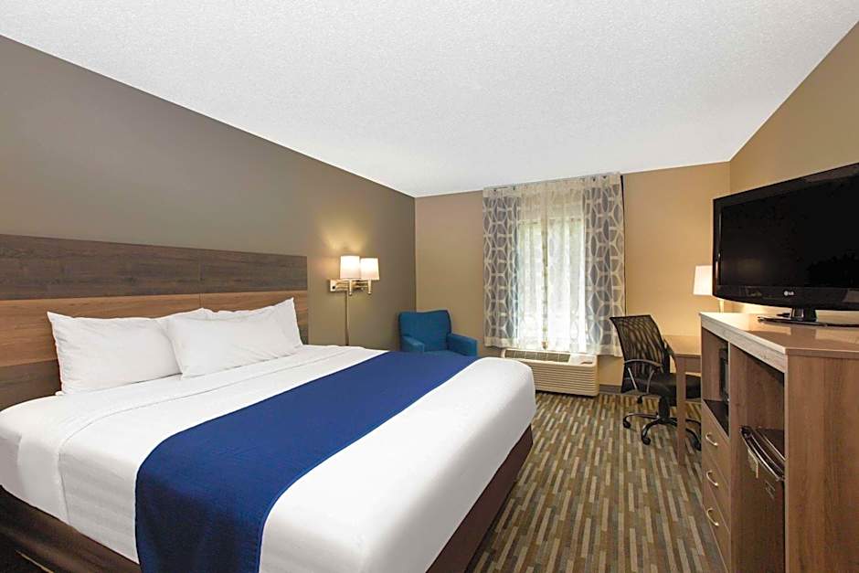 Days Inn & Suites by Wyndham Wisconsin Dells