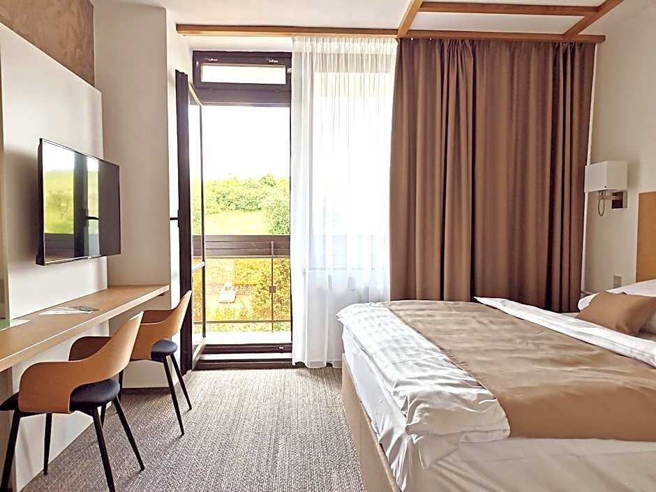 Hotel Adamantino