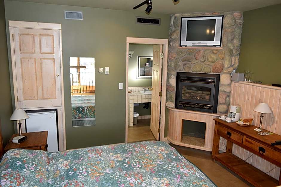 Retreat Wilderness Inn